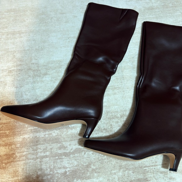 unbranded Shoes - Kitten Heel Boots  Brown Leather - size 8